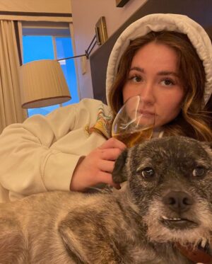 Emma Kenney Instagram - 2021 in selfies I texted to my bf or group chat