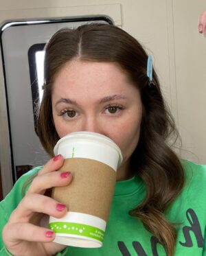 Emma Kenney Instagram - 2021 in selfies I texted to my bf or group chat
