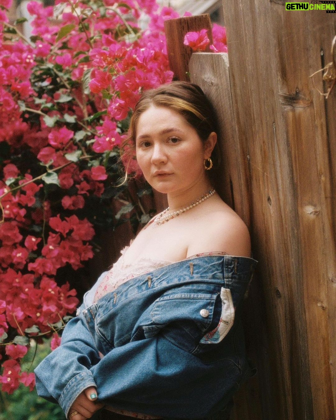 Emma Kenney Instagram - Where the creatures come to meet Love Street on Laurel Canyon