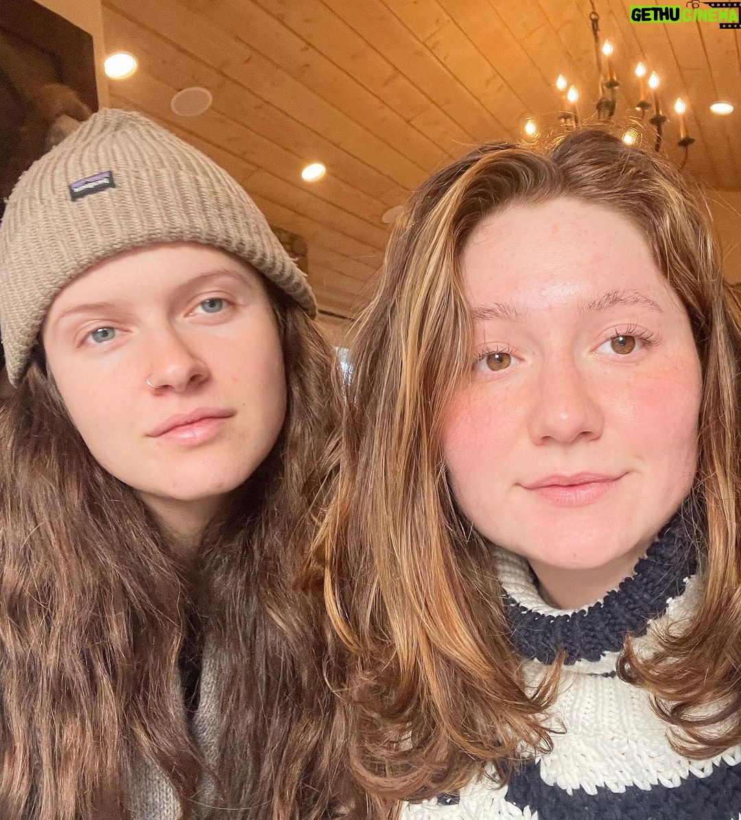Emma Kenney Instagram - F is for friends who do stuff together ðŸ¤