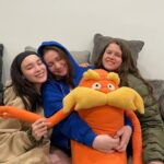 Emma Kenney Instagram - F is for friends who do stuff together 🤠