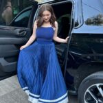 Emma Kenney Instagram - Hosted the cutest girls night with @aliceandolivia in honor of International Women’s day 🩷 We shopped for a cause, drank beauty collagen cocktails by Dr.Nigma and Tuck Shop espresso martinis. A portion of the proceeds raised were donated to @vitalvoices to invest in women leaders around the 🌎.