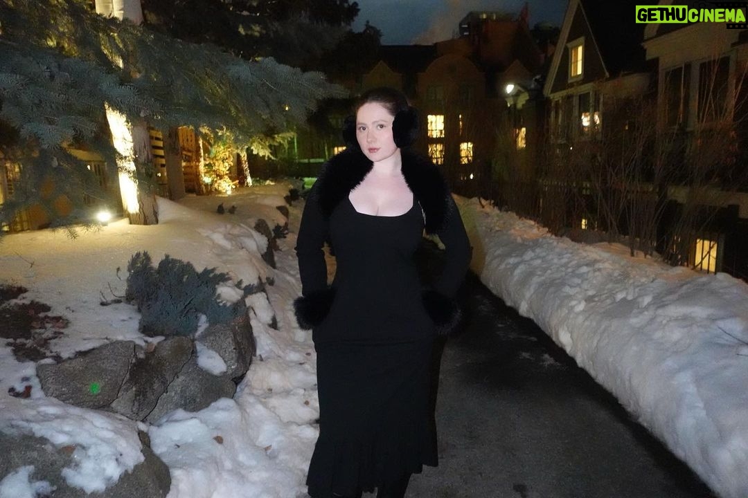 Emma Kenney Instagram - Did you even see the snow if you didn’t get a photo in earmuffs? Aspen, Colorado
