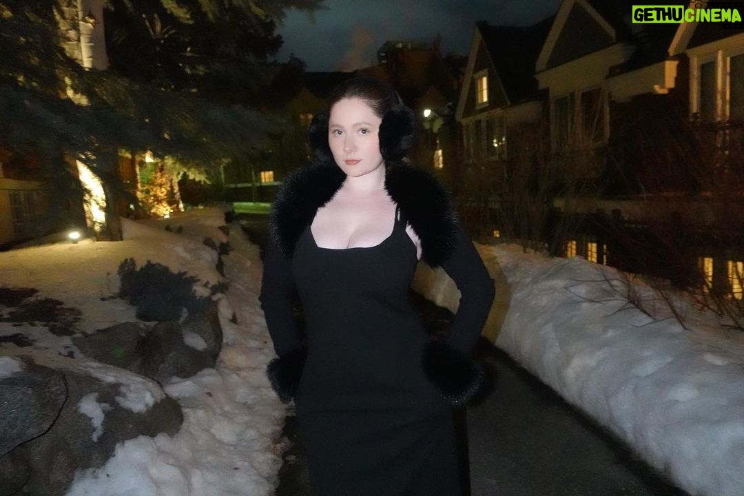 Emma Kenney Instagram - Did you even see the snow if you didn’t get a photo in earmuffs? Aspen, Colorado