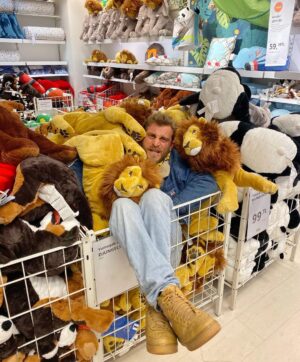 Eren Vurdem Instagram - jump to the basket please !!!