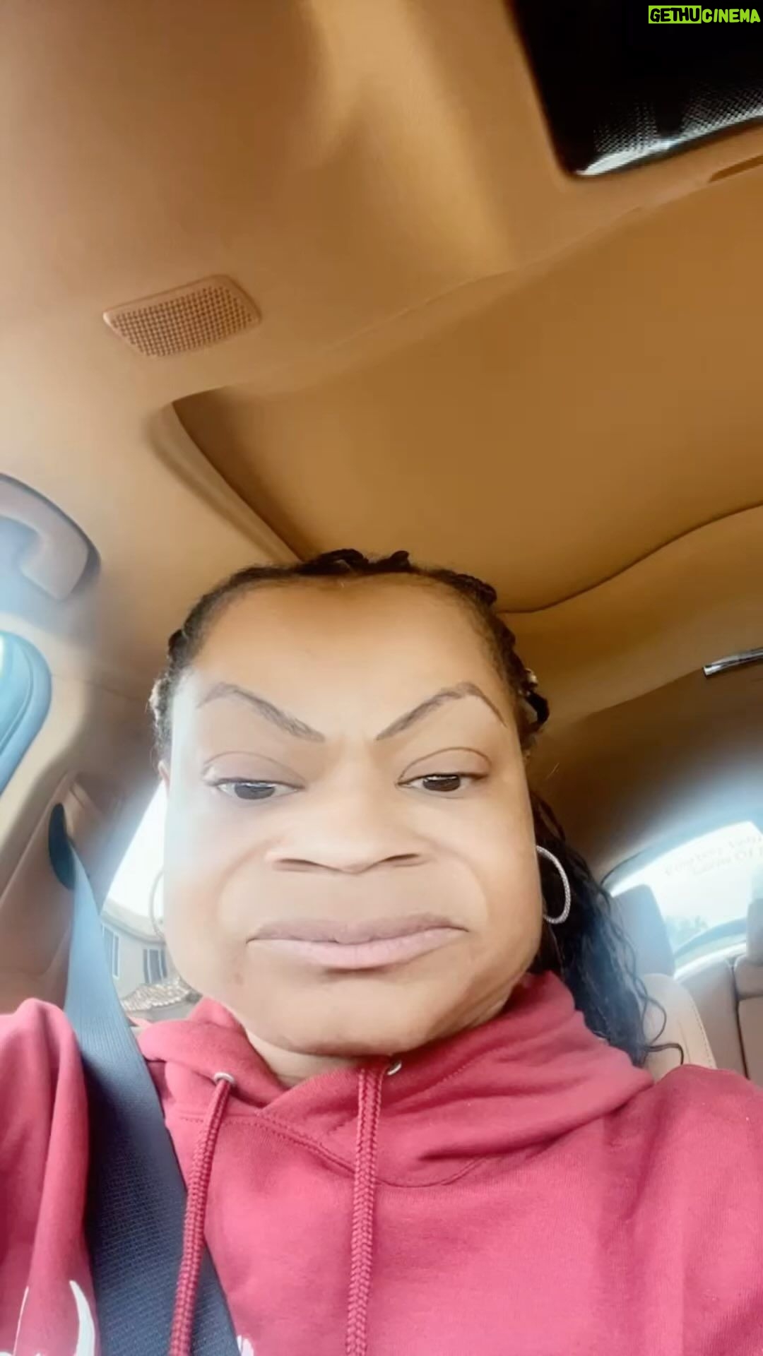 Erica Campbell Instagram - Sis Johnnie working with me now! She’s a mess🤣 anywho! See you at @onehallelujahtour