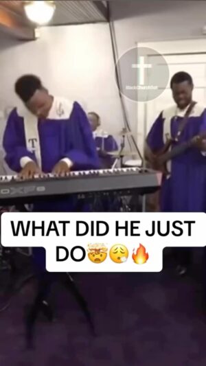 Erica Campbell Instagram - This is good to meeee🔥🔥🔥 play @warren_brown_themusician  I don’t know the other guys but somebody tagged them if you know them!! @blackchurchtok 
I wish this was a whole selection!