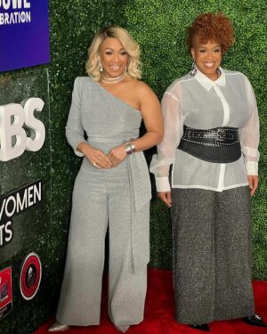 Erica Campbell Instagram - Mary Mary  @therealmarymary  @iamtinacampbell  #superbowl #soulfulcelebration25thanniversary