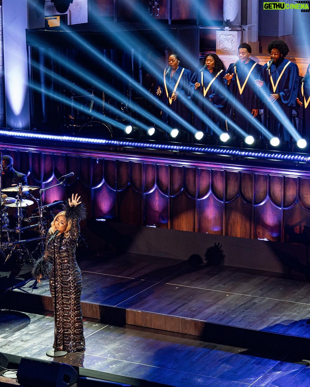 Erica Campbell Instagram - It’s time to get on your feet because @henrylouisgates’ GOSPEL Live! concert premieres this Friday! I was honored to perform alongside an incredible group of powerhouse artists who came together to celebrate gospel in all its glory! 🎶 Sing along to GOSPEL Live! on February 9 on @pbs, and this special is the perfect way to get in the spirit before the two-night premiere of #GospelPBS on February 12 & 13!