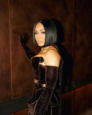 Erica Campbell Instagram - Grammys, we ain’t done yet!!! Part 2 

Styled by @stylistjbolin 
Assistant stylist: @mr.racy 
Dress: @kendrell.white_official 
Hair: @allthatjazzglam 
MUA: @akilah82 
Fashion PR: @stephanijstyle 
Grammys: @recordingacademy 

📸: @cyndiibee_