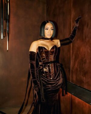 Erica Campbell Instagram - Grammys, we ain’t done yet!!! Part 2 

Styled by @stylistjbolin 
Assistant stylist: @mr.racy 
Dress: @kendrell.white_official 
Hair: @allthatjazzglam 
MUA: @akilah82 
Fashion PR: @stephanijstyle 
Grammys: @recordingacademy 

📸: @cyndiibee_