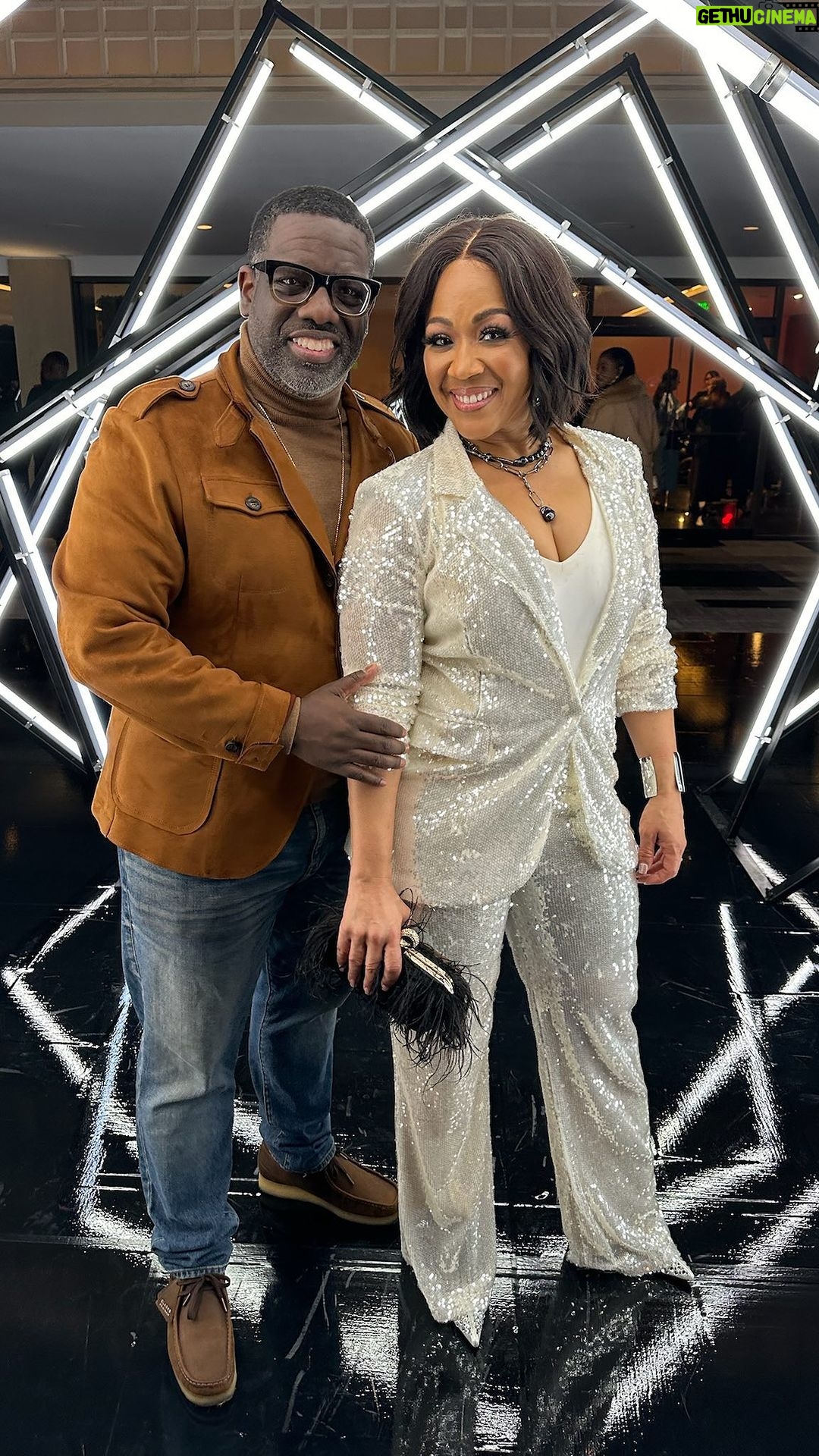 Erica Campbell Instagram - The Recording Academy Honors presented by Black Music Collective Honors was a night to remember! ✨Thank you for having me! @blackmusiccollective @recordingacademy @warryncampbell #EricaCampbell #ILoveTheLord #Grammys Hair: @akilah82 Makeup: @akilah82 Wardrobe: @theegoogoo @grandamb