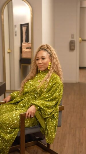Erica Campbell Instagram - That doggone Tina Campbell! She loves her big sister. She is undoubtedly one of my biggest cheerleaders, encouragers and supporters! Love you Teenz!!

@iamtinacampbell 
@onehallelujahtour