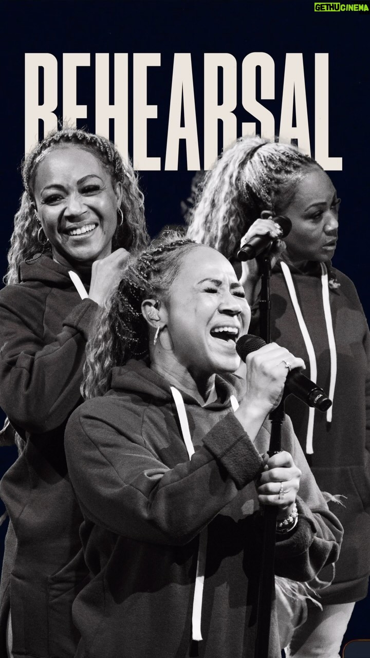 Erica Campbell Instagram - Come along with me as I take you behind-the-scenes of the @onehallelujahtour. I’m having a lot of fun! First show in the books (Hey Boston!)…next up Philly! Couldn’t do this without my team! @myblockinc @warryncampbell @mistyla @thebrookechristian @jamelacheriscat @kjrose @davidbusy @seansantanacooper_72 @stylistjbolin @stephaniaandry @donwilkinson1130 @oterodan @universalattractions @imbluv @matt.wiley_
