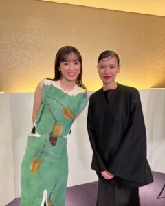 Erika Toda Instagram - 本日 #母性 が初日を迎えました🧚🏻‍♀️ 同じ時間を過ごしていても感じ方は人それぞれで なるべく誤解のないように 辛い記憶とならないように関わっていきたいと思いました 難しい作品ですが 是非、ご覧ください☺️