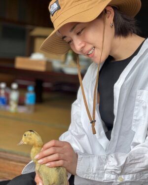 Erika Toda Instagram - 川遊びして
筍を狩り
合鴨農法の田植えを経験し
自然と触れ合いアーシング
最高でしかない