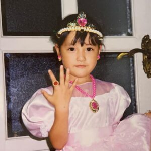 Erika Toda Instagram - 先日誕生日を迎えました！
今年も無事に迎えられた事を嬉しく思います
皆さま
沢山のお祝いメッセージをありがとう💜
ほんとに嬉しくてニヤニヤが止まらなかった🤭
この一年もニッコニコで過ごしたいと思います🥰
皆さまもご自愛くださいね🍀
ありがとう！！