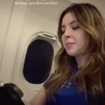 Esther Marcos Instagram - 📌 Vamos conversar sobre DISCIPLINA? Recebo muitas perguntas sobre inconstância na leitura bíblia, no momento devocional ou até mesmo desabafos do tipo “sempre começo mas nunca termino”. Já parou pra entender o motivo? Você precisa FAZER O QUE TEM QUE SER FEITO NA HORA QUE DEVE SER FEITO. A constância vem de uma vida disciplinada. Não tem ligação alguma com o sentir mas sim com o agir. Eu faço porque sei que deve ser feito e não porque estou sentindo que devo fazer. Eu oro porque sei que preciso, faço exercícios porque sei que é necessário. Quando estou cansada continuo realizando as minhas tarefas porque as minhas responsabilidades independem do que eu gostaria de fazer. Quer crescer tanto espiritualmente falando como materialmente? TENHA DISCIPLINA!