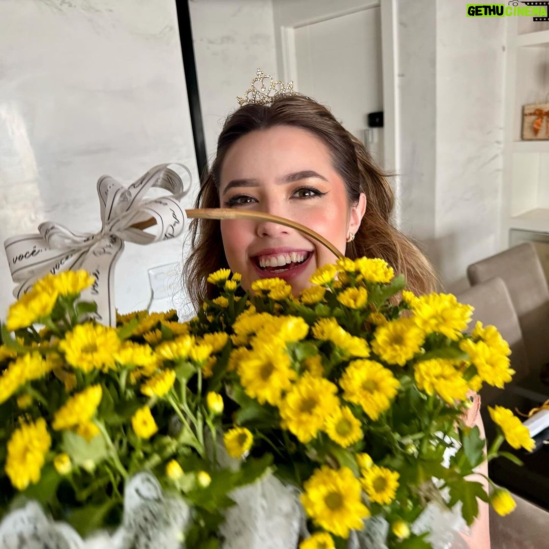 Esther Marcos Instagram - para florir o seu começo de semana hihi 🌼