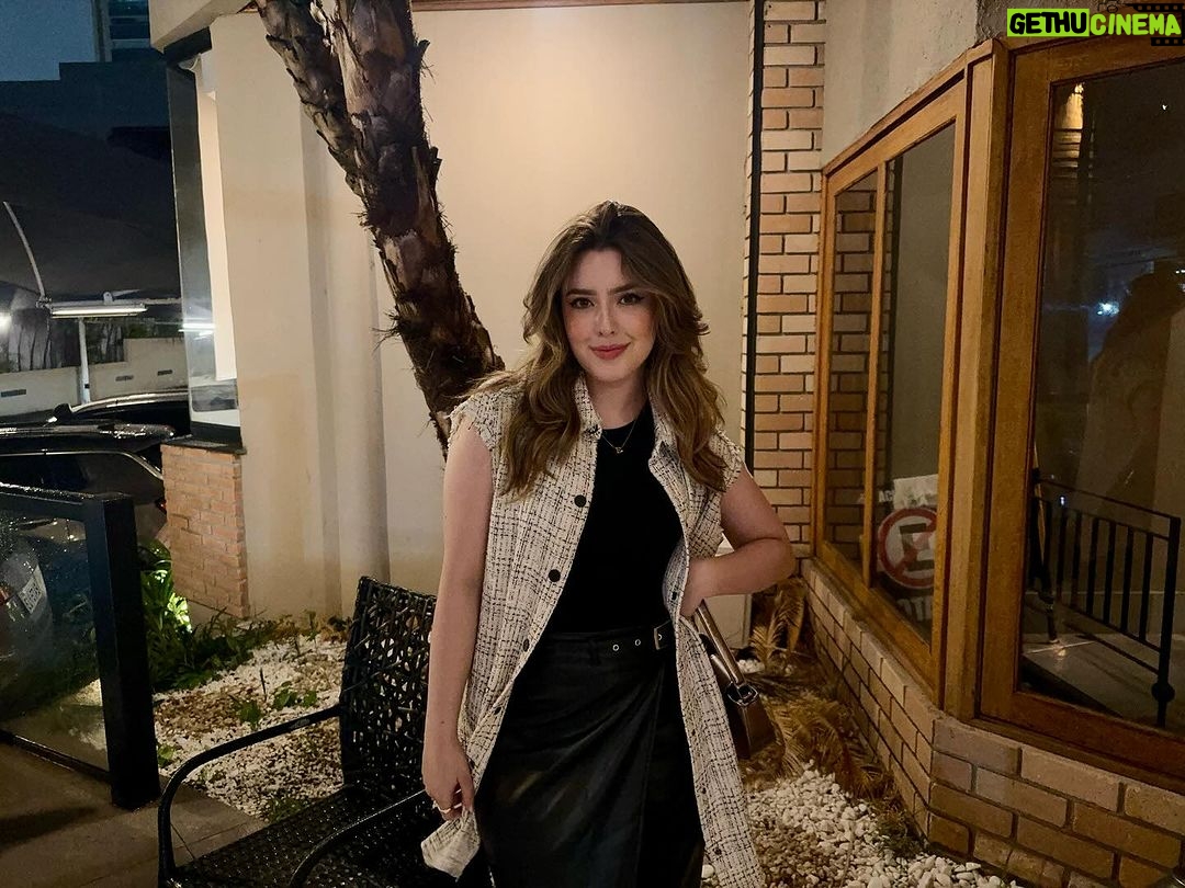 Esther Marcos Instagram - carrossel lindo de ontem! 🥹