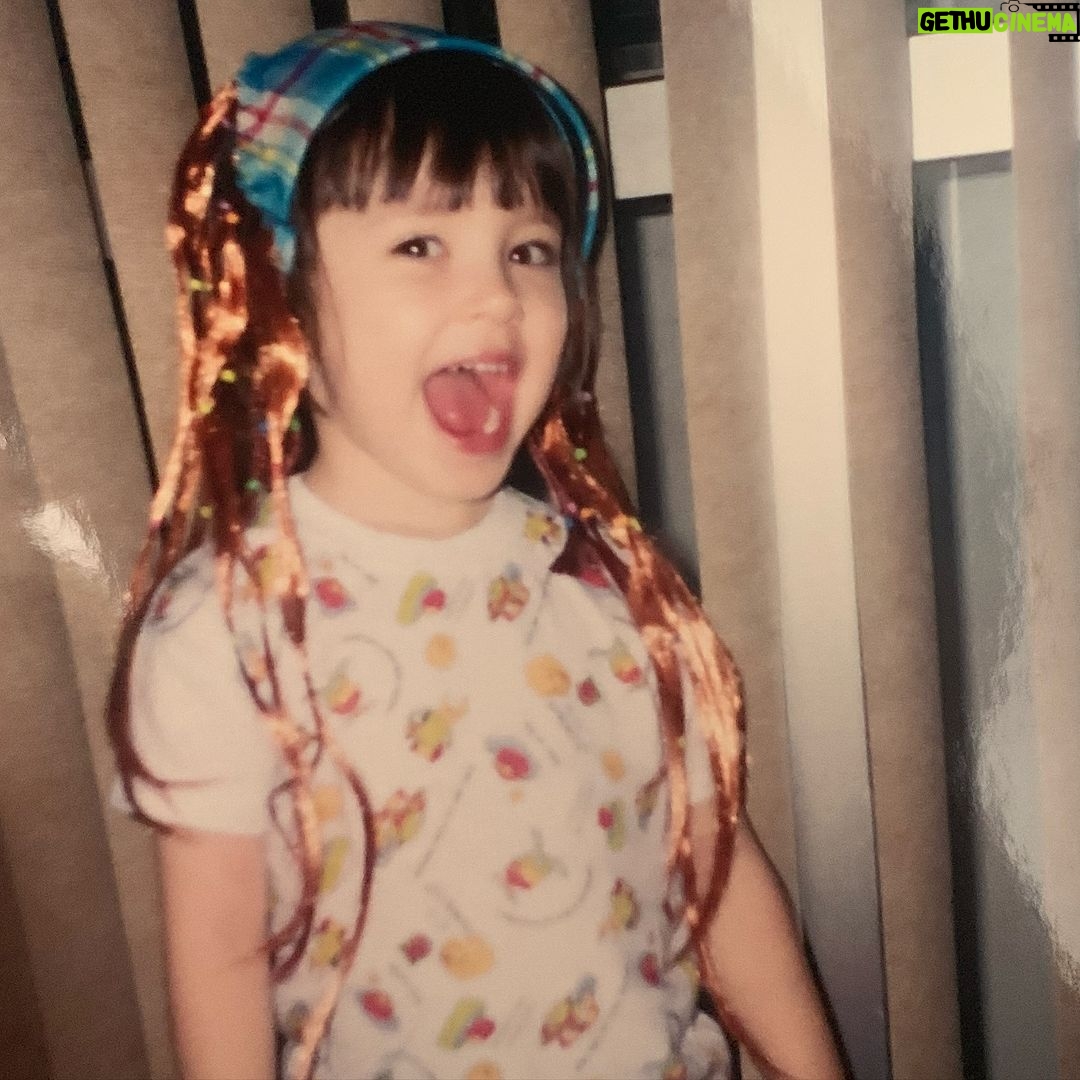 Esther Marcos Instagram - lembrete 📝 AMANHÃ É O ANIVERSÁRIO (22 anos) DESSA MENININHA AÍ DA FOTO, favor não esquecer 😉❤️