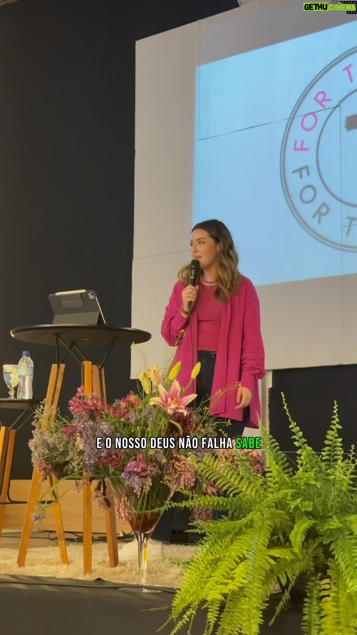Esther Marcos Instagram - Pare de se posicionar como vítima! Escolha PERSEVERAR! ❤️🔥