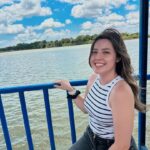 Esther Marcos Instagram - primeira vez andando de balsa hahah da pra ver que a amiga aqui amou né ??!! E você lindeza, já andou de balsa??? ⛴️