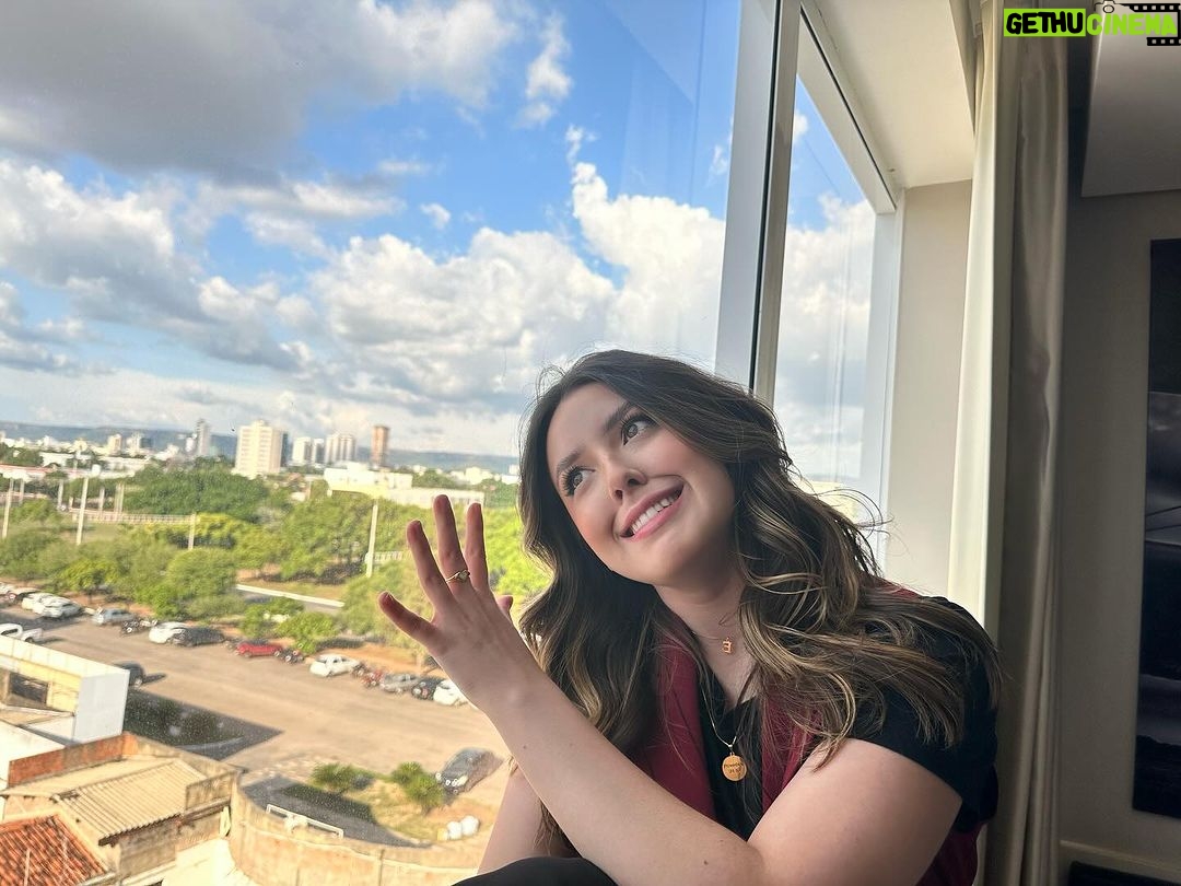 Esther Marcos Instagram - O sorriso de quem caminha com Cristo 😁