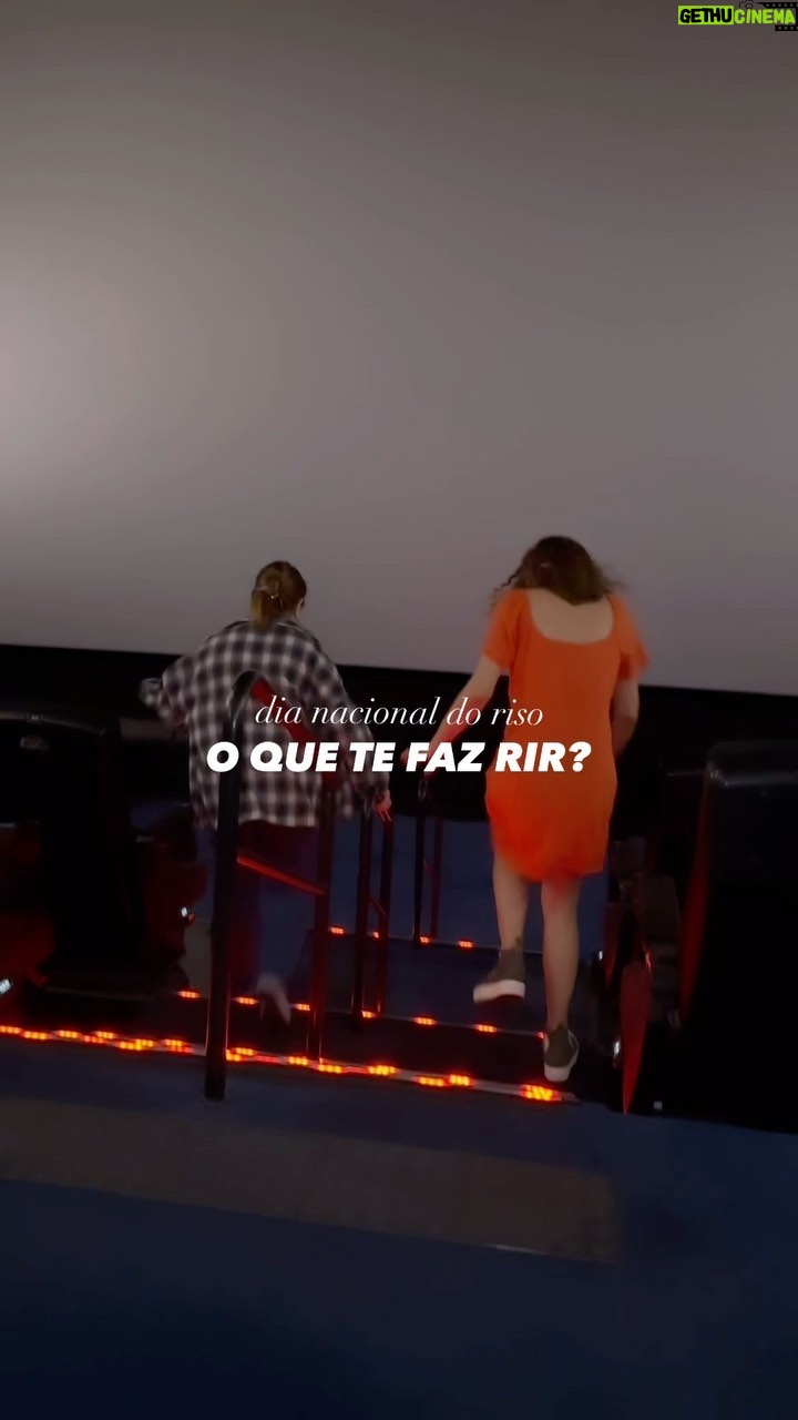 Esther Marcos Instagram - O que te faz rir? Eu começo: qualquer momento inapropriado pra rir é um ótimo momento pra soltar aquela gargalhada segundo o meu cérebro hahaha 🤣