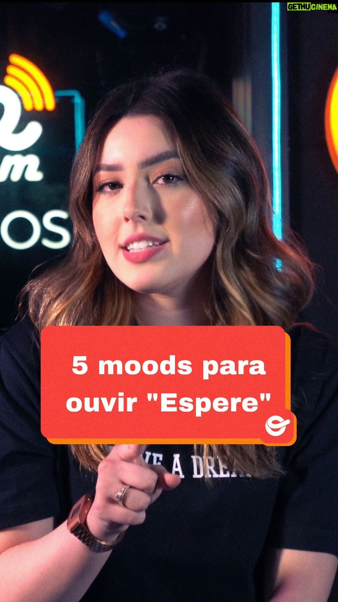 Esther Marcos Instagram - Desafiamos a nossa querida @esthermarcos a falar 5 momentos para ouvir “Espere” ✨🥹 E como ela mesmo contou no ultimo mood, que tal ouvir “Espere” enquanto aguarda o lançamento da nova música da Esther, que estreia amanha, 27 de Outubro, amanhã 00h nas plataformas digitais e 12h você assiste o clipe completo no Youtube! 👀 #onerpmgospel #famíliaonerpm #amplifiqueoseulegado #esthermarcos