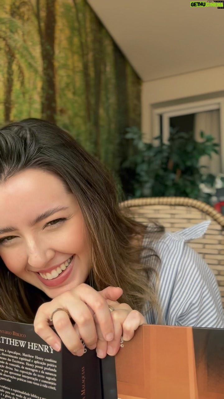 Esther Marcos Instagram - 🚨a cajadada do dia está diferente hahah “NÃO” fique ansioso para o lançamento de SE UMA COISA dia 27/10 ein? E também “não” faça o pre-save que está disponível no link da bio!! Combinado?? 👀❤️