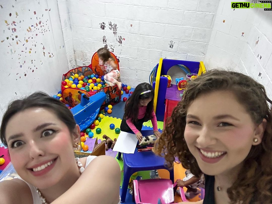 Esther Marcos Instagram - A vida recentemente 🎢🚀