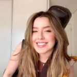 Esther Marcos Instagram - Se arrume comigo para virar a noite esperando o lançamento do medley MARANATA 2/2 hahaha quem aí já está com o seu lugarzinho lá no YouTube??👀🙋🏻‍♀️ (link na bio)