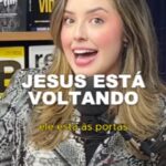 Esther Marcos Instagram – Já se perguntou onde está o seu coração?
Confira o recado da @esthermarcos que esteve no @espiritualmentepodcast compartilhando seu testemunho de fé e deixou esse alerta para nós! Confira!
📌 Clique no no link da bio e faça parte da Comunidade Espiritualmente.
Ep. 33: Testemunho de Fé.
.
.
.
.
#esthermarcos #coracao #salvacao #jesusestavoltando #ministerio #proposito #propositodevida #cristao #musica #evangelhododia #evangelho #palavradedeus #deusebom #deusedeus #deusefiel #podcast #espiritualmentepodcast #podcastbrasil #podcastcristão