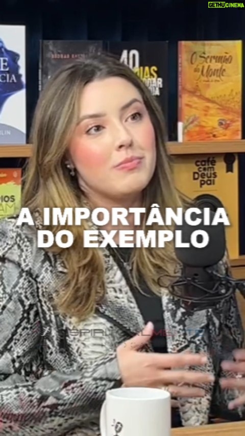 Esther Marcos Instagram - @esthermarcos esteve no @espiritualmentepodcast compartilhando seu testemunho de fé e, falou sobre o reconhecimento e a importância do exemplo de pais sobre a sua vida. Confira! 📌 Clique no no link da bio e faça parte da Comunidade Espiritualmente. Ep. 33: Testemunho de Fé. . . . . #esthermarcos #testemunhodefe #pais #influencia #ministerio #proposito #propositodevida #cristao #musica #evangelhododia #evangelho #palavradedeus #deusebom #deusedeus #deusefiel #podcast #espiritualmentepodcast #podcastbrasil #podcastcristão