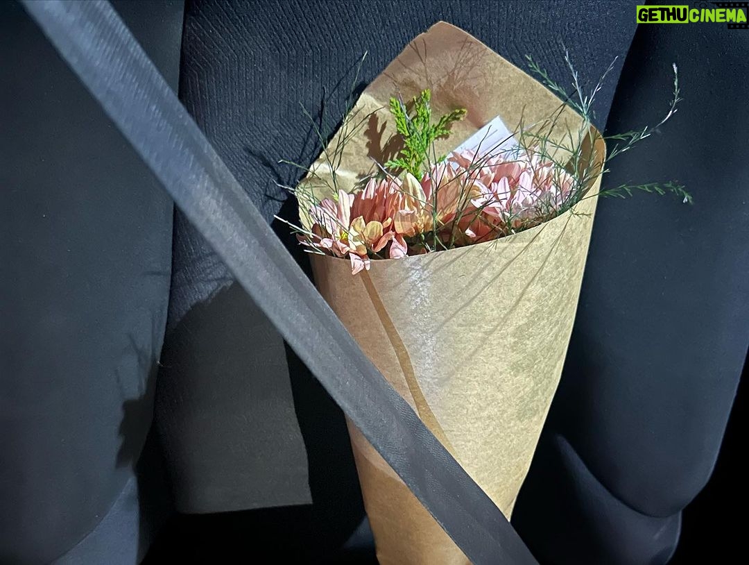 Esther Marcos Instagram - a vida por esses dias 💐