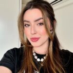 Esther Marcos Instagram - o sorrisinho de quem vai lançar a part2 do Medley de Maranata NESSA SEXTA! 🥹❤️ Me contem uma coisa: vocês preferem lançamentos rápidos de 1 semaninha como esse ou vocês curtem aquele suspense de 2 semanas?? 👀