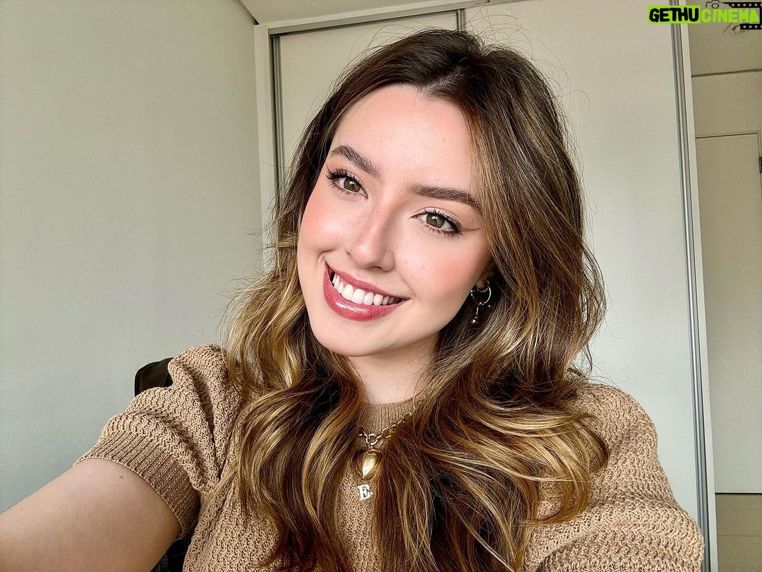 Esther Marcos Instagram - um dia abençoado pra você lindeza!