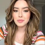 Esther Marcos Instagram – 📌A Cajadada do dia está SERVIDA!
E se o “de repente” de Deus acontecesse hoje? Você estaria pronto? 👀