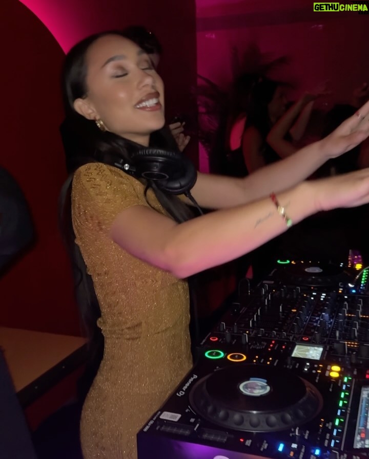 Eva Marisol Gutowski Instagram - Guys I got to DJ the Sandro Family event last weekend!! This is super special to me because back in college when I finally had enough money to buy myself a ‘big girl’ outfit, Sandro was the first brand I ever purchased and continued to shop at for years. It’s FULL CIRCLE 😭❤️ Seriously though, Sandro continues to be one of my favorite brands and if you aren’t familiar with them, you’re seriously missing out. @sandroparis #sandropartner