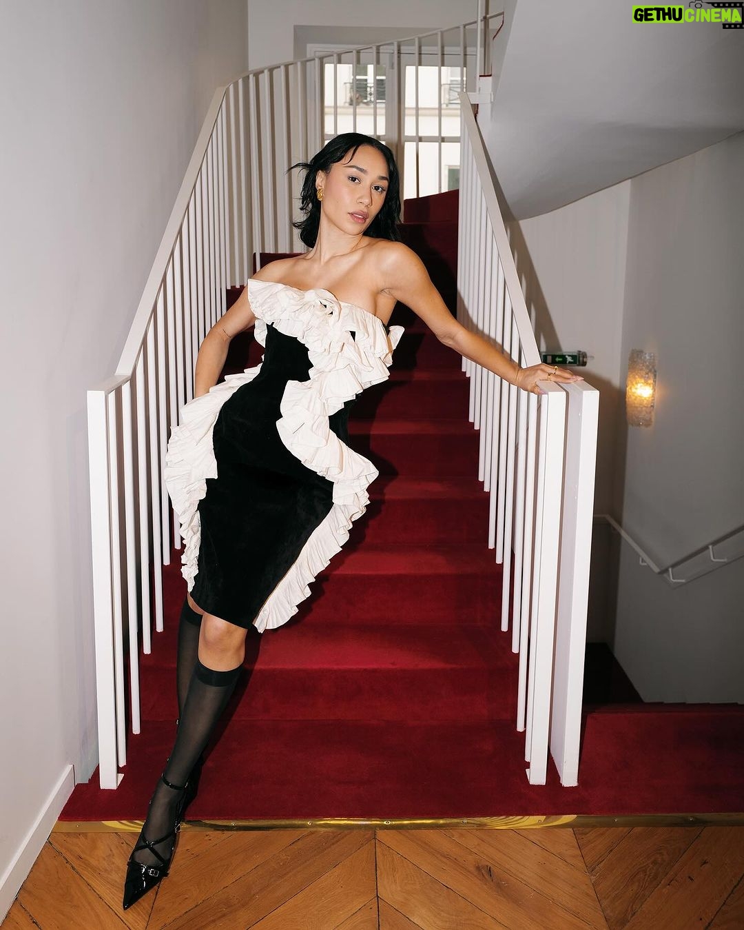 Eva Marisol Gutowski Instagram - In an alternate universe, someone’s dressing up my voodoo doll impeccably ✨👯♀️
