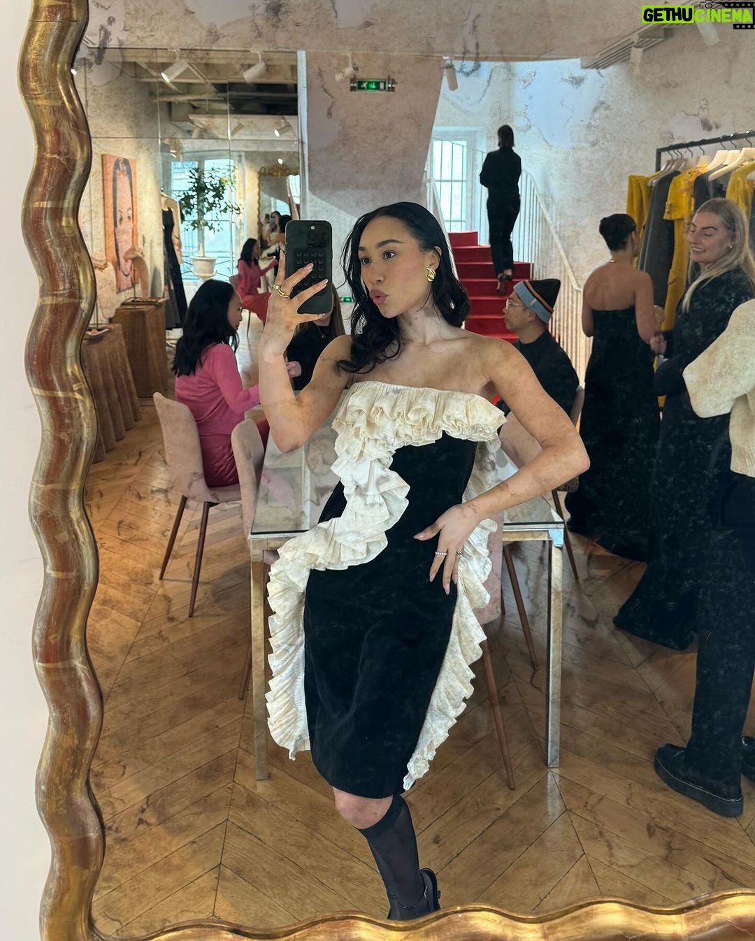 Eva Marisol Gutowski Instagram - In an alternate universe, someone’s dressing up my voodoo doll impeccably ✨👯♀️