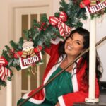 Fabiana Karla Instagram - Acho que meu nome devia ser “Natalia” - A mulher que ama o Natal 😂 🎅🌟 Está chegando e é hora de desenterrar as decorações para essa época mágica, soltar o “Então é Natal” na playlist, assistir “O Primeiro Natal do Mundo” no @primevideo e contar as horas para a noite mais esperada do ano🎄✨ 🎉 🎅 . . . . #feliznatal #natal #natalino #natal2023