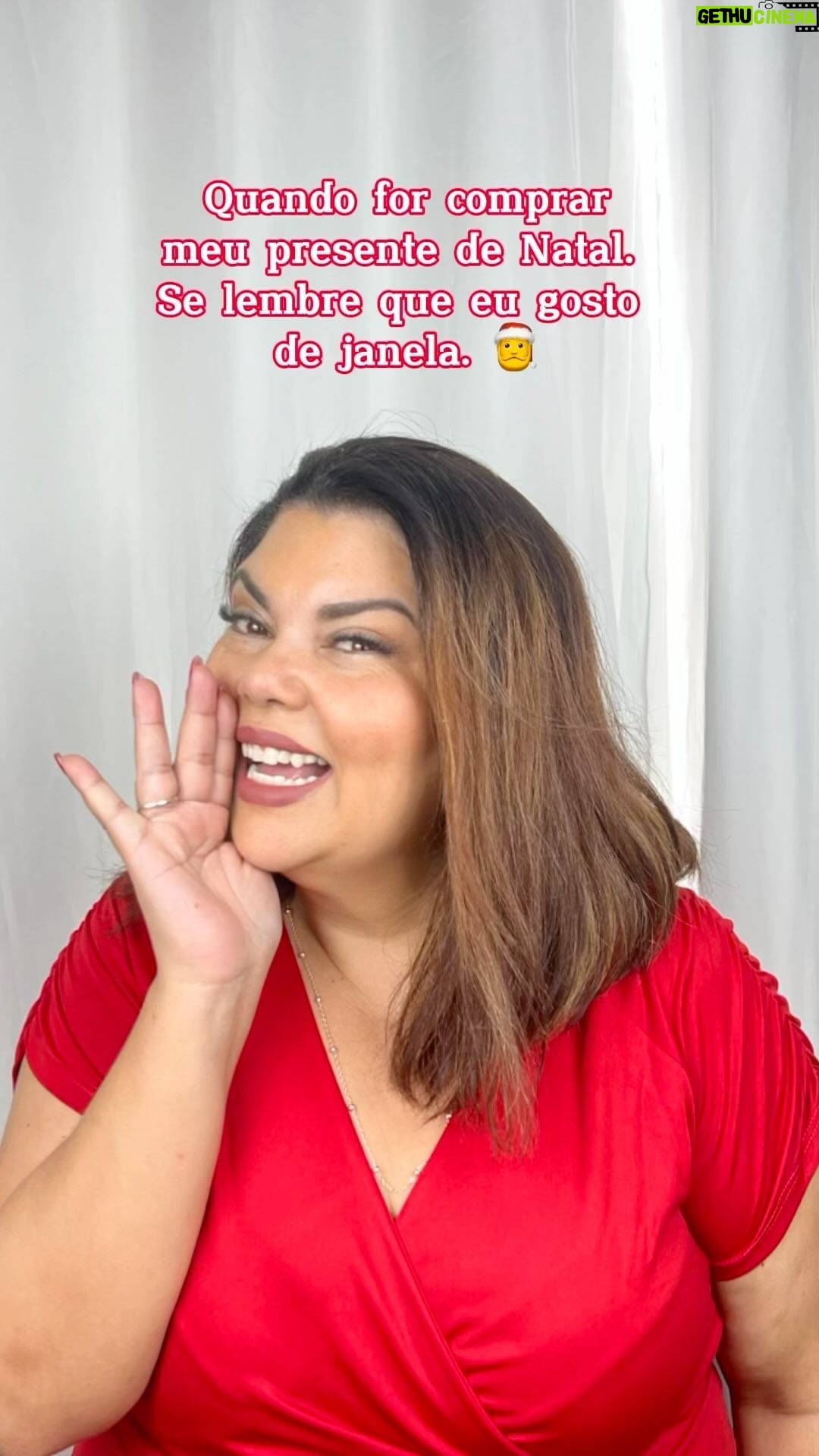 Fabiana Karla Instagram - Entrando para a trend para lembrar quando for comprar meu presente de Natal que eu gosto de janelas…🤭👀 Quem mais gosta dessas janelas? 😂 . . . #trend #meme #tomatoma