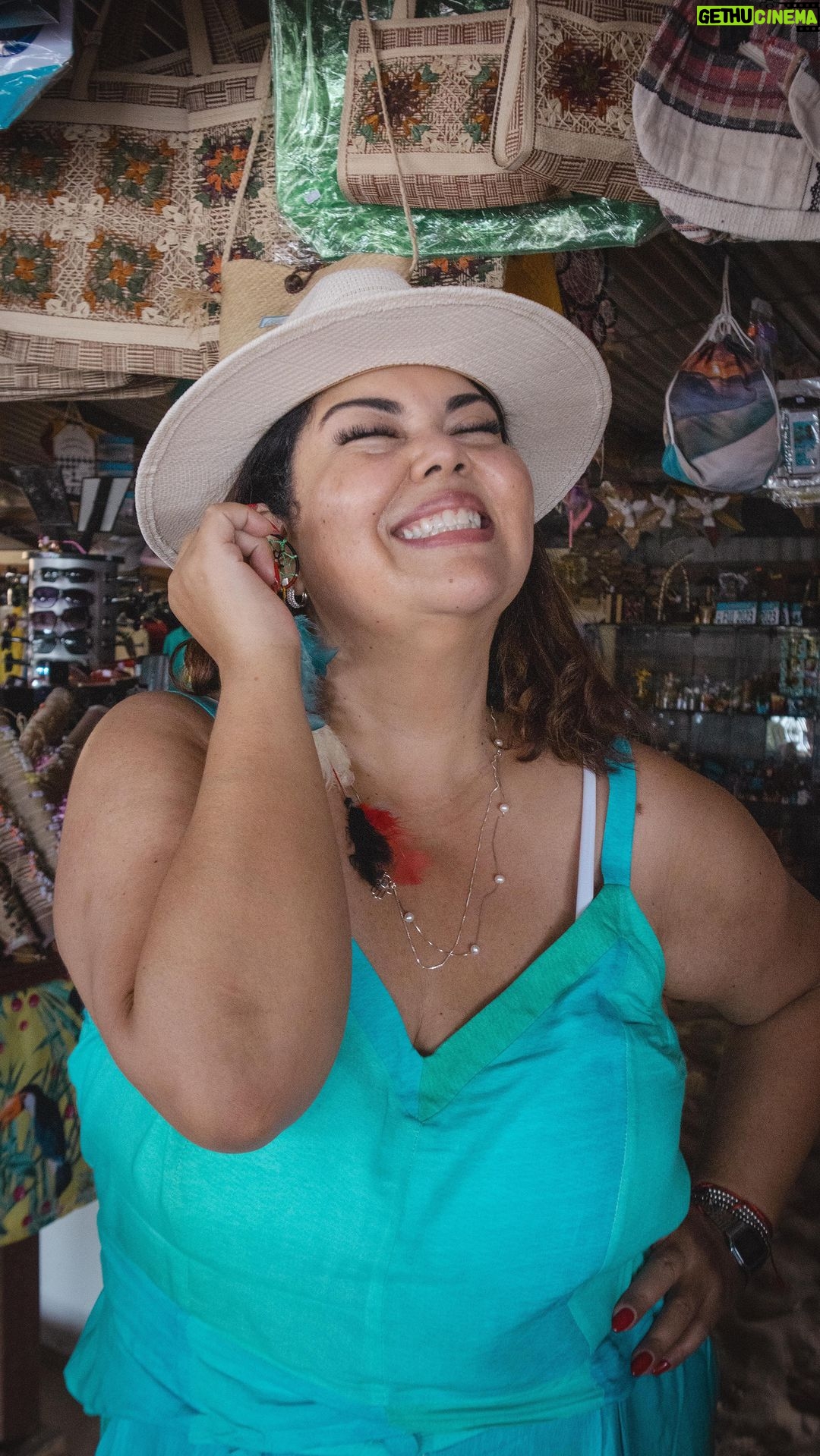 Fabiana Karla Instagram - Aah que maravilha São Luís do Maranhão…Que energia vibrante! Que experiência incrível ! ✨ Passar esses dias aqui conhecendo os lençóis maranhenses e toda sua beleza paradisíaca, mágica, me deixou encantada…Com o coração cheio de paz e renovo. Tem sido maravilhoso…Tanto carinho das pessoas, comida boa, lugares inesquecíveis…Eu me sinto abençoada, por tudo o que estou vivendo aqui. 🙏🏼Me sinto renovada 🫶 E hoje mais tarde tem a estreia da comédia musical “Nessa Mesa De Bar”!😍 E aí, quem vai?! No Teatro Artur Azevedo 🎭 Fotógrafo/ videomaker : @oris.valdo Direção/ fotógrafo/ videomaker: @jvdsoares Pousada : @vilaaty Restaurante: @okaru_restaurante Concierge: @alexxnogueira São Luís Do Maranhão, Brasil