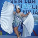 Fabiana Karla Instagram - Cheguei aqui no Galo da madrugada pra assumir o meu Reinado de RAINHA DA REFRESCÂNCIA com SORRISO! É um prazer estar nessa festa na minha terra e poder distribuir muito sorriso e alegria com para meu povo! 💙 @sorrisobrasil #SorrisoNoGalo #ExpeciAHlista #EspeciAHlistaemRefrescancia #publi Galo da Madrugada