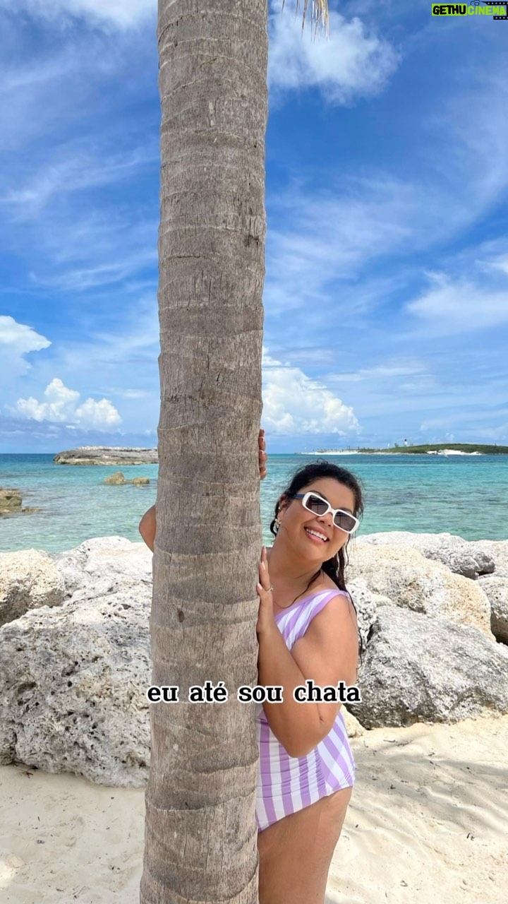 Fabiana Karla Instagram - Marque ou mande para aquela amiga que ninguém atura quando vocês estão juntas!! 😂 @dedesecco . . . #amigas #memes #funny