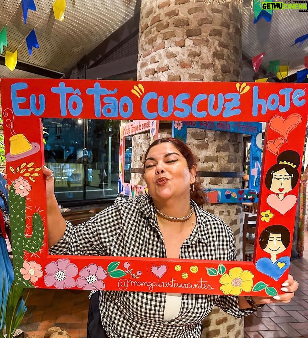 Fabiana Karla Instagram - Ahhh que delícia! 😋 Se você é nordestino, com certeza adora um cuscuz. Deixa aqui como você gosta de seu cuscuz! 😍 Eu amo de todo jeito: Com leite e sal, com ovo, com queijo, com manteiga… #diadonordestino #outodonordeste #cuscuz Nordeste