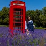 Fabiana Karla Instagram - #Tbt de um mundo pintado de lilás, aromas suaves e a beleza da lavanda no Mayfield Lavender. 🌿💜🪻 Um momento mágico! ✨ . . . . #mayfielavender #lavanda #flores Mayfield Lavender Field