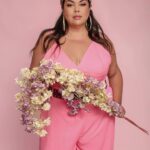 Fabiana Karla Instagram - Outubro Rosa: Um Alerta e Apoio às Mulheres na Luta Contra o Câncer de Mama. 🌷 O mês de outubro não é apenas um capítulo no calendário, mas um período de conscientização crucial, onde a cor rosa se torna um símbolo de esperança e mobilização na luta contra o câncer de mama. Neste Outubro Rosa, queremos destacar não apenas a importância da prevenção, mas também enviar um alerta para todas as mulheres, pois a prevenção e a detecção precoce são os nossos melhores aliados. Mulheres de todas as idades, origens e histórias de vida, estejam próximas ou distantes, todas enfrentam a possibilidade de serem tocadas por essa doença. É por isso que devemos permanecer unidas, apoiando aquelas que enfrentam essa batalha e incentivando as que ainda não deram os passos necessários em direção à sua própria saúde. Um agradecimento especial ao incrível @drfernandomaluf , nosso parceiro nessa causa. Juntos somos mais fortes! 🩷 . . #outubrorosa #prevencaoaocancerdemama